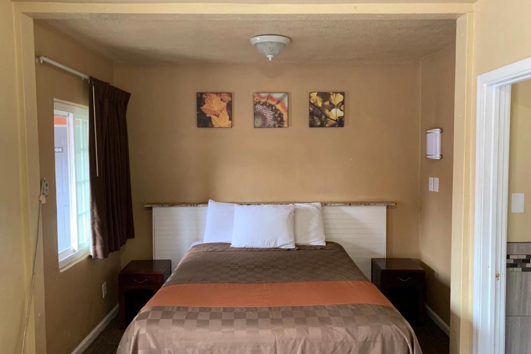 Photo of Bedroom in Bixby Knolls