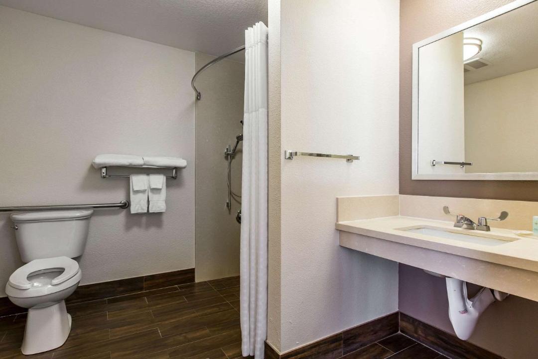 Photo of Bathroom in Sunset Junction