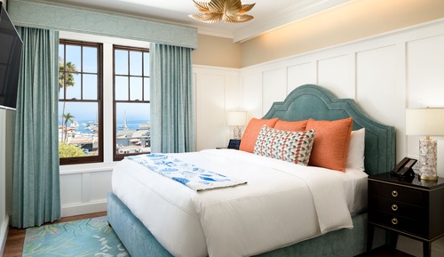 Suite (Phillip Knight)