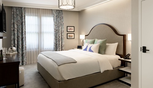 Classic Room, 1 King Bed