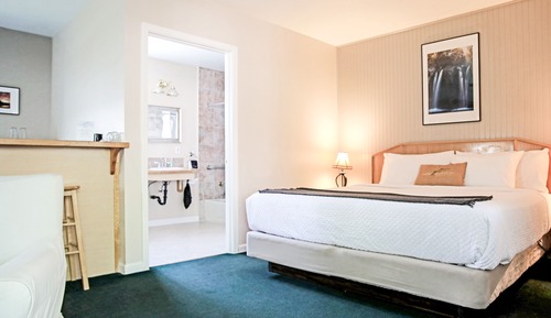 Deluxe Suite, 1 King Bed, Kitchenette
