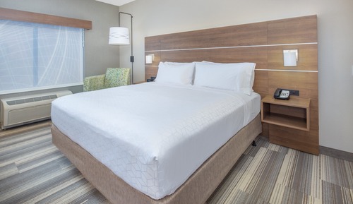 Standard Room, 1 King Bed
