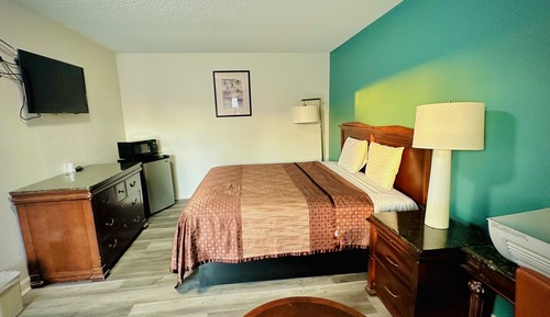 Standard Room, 1 King Bed, Smoking