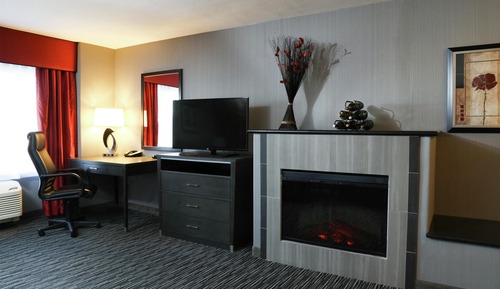 Suite, 1 King Bed, Accessible, Non Smoking