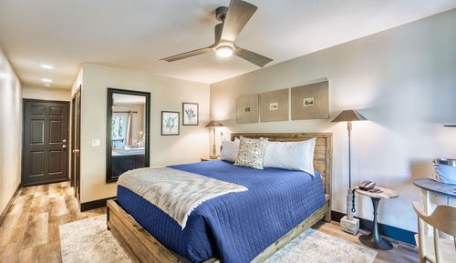 Deluxe Room, 1 King Bed, Ensuite, Resort View