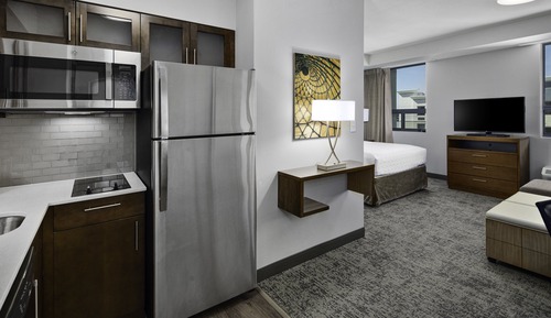 Studio Suite, 1 Queen Bed, Kitchen (City and Mountain View)