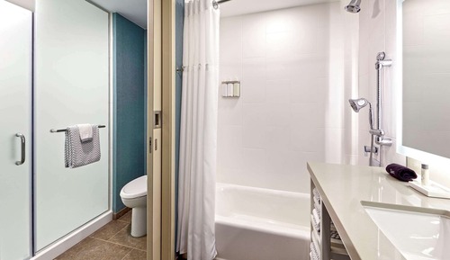 Standard Room, 2 Queen Beds, Accessible Bathtub (Second Bathtub)