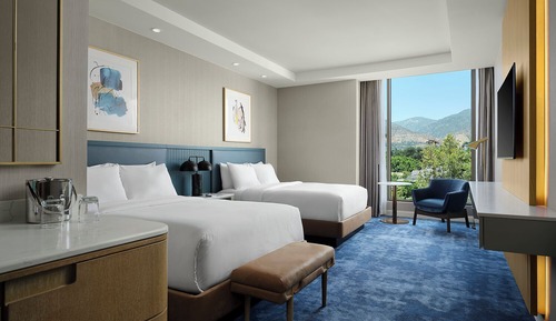 Room, 2 Queen Beds, Mountain View (Hearing)