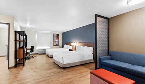 Suite, 2 Queen Beds, Non Smoking