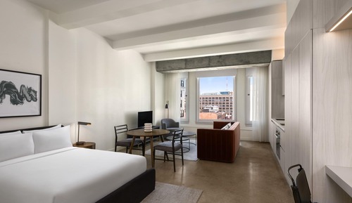 Deluxe Studio, 1 Queen Bed, Non Smoking (Apartment)