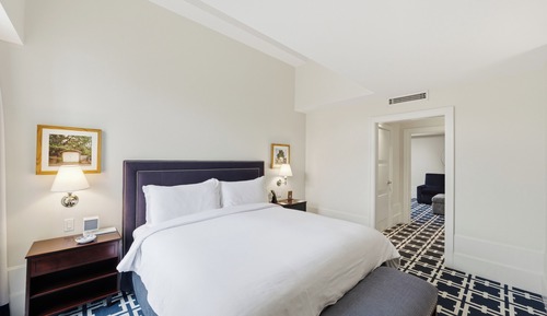 Deluxe Suite, 1 King Bed