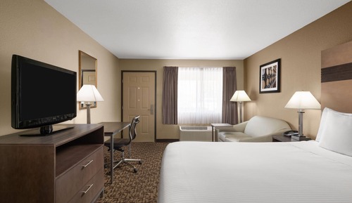 Room, 1 King Bed, Accessible, Non Smoking (Mobility)