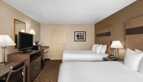 Room, 2 Queen Beds, Accessible, Non Smoking (Mobility)