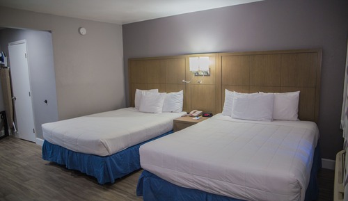 Deluxe Studio Suite, 2 Queen Beds, Non Smoking