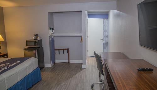 Room, 1 King Bed, Accessible
