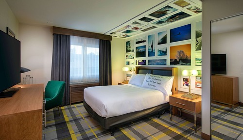 Room, 1 Queen Bed, Accessible (Roll-In Shower)