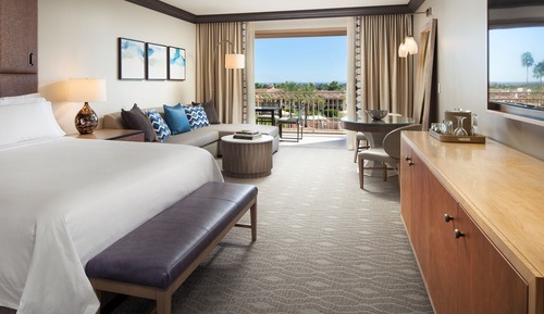 Grand Room, 1 King Bed, Pool View