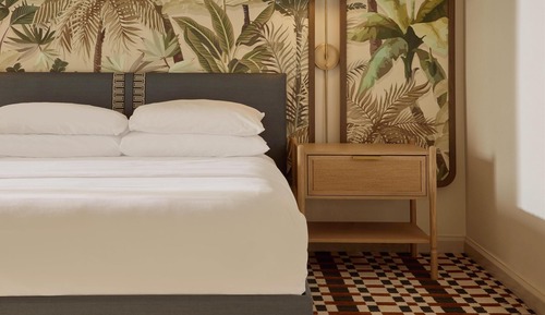 Suite, 1 Queen Bed, Roll-in Shower, Balcony