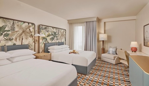 Room, 2 Queen Beds, Roll-in Shower
