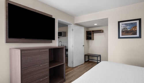 2 King Beds, Deluxe Suite, Kitchenette, Non-Smoking