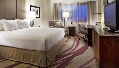 Room, 1 King Bed, Balcony, Corner