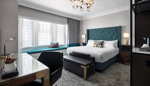 Deluxe Room, 1 King Bed, Hearing Accessible