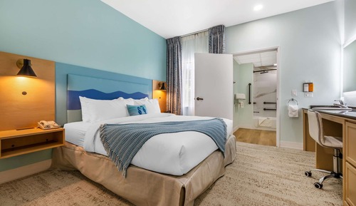 Suite, 1 King Bed with Sofa bed, Accessible, Non Smoking (Roll-In Shower)