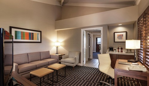 Suite, 2 Queen Beds (Falls Location)