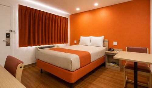 Standard Room, 1 Queen Bed, Non Smoking