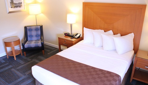 Standard Room, 1 Queen Bed