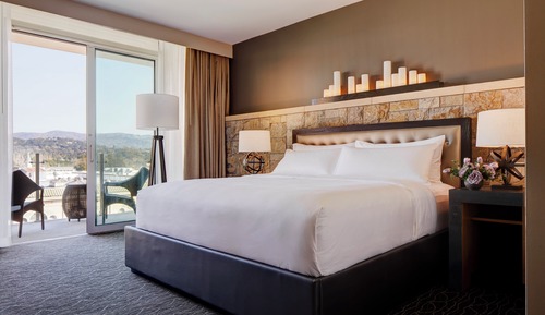 Deluxe Room, 1 King Bed, Balcony