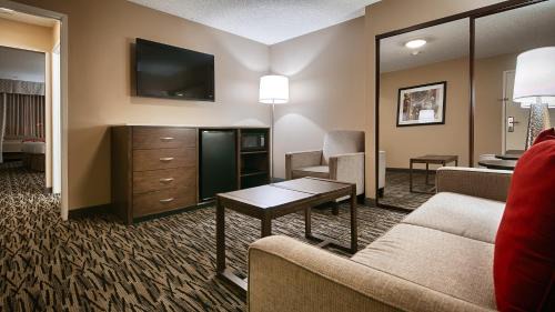 One-Bedroom Queen Suite with Two Queen Beds