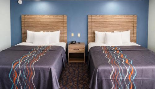 Queen Room with Two Queen Beds - Smoking