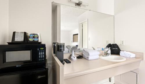 Standard Room with Two Queen Beds