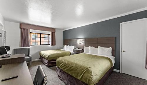 Queen Room with Two Queen Beds - Non-Smoking