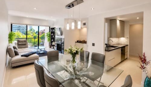 Two-Bedroom Deluxe Apartment with Balcony