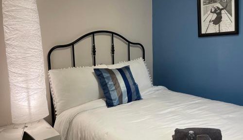 Standard Double Room with Shared Bathroom