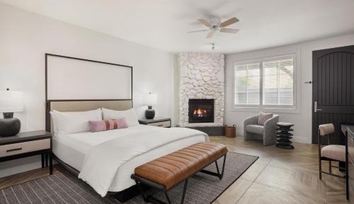 Newly Renovated - King Room - Disability Access
