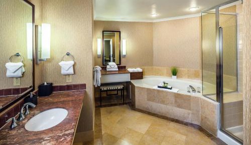 1 KING 2 ROOM PARLOR SUITE
