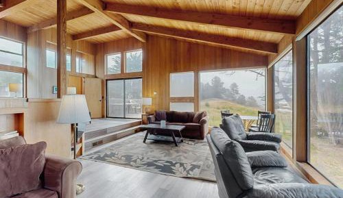 Three-Bedroom Vacation Home 