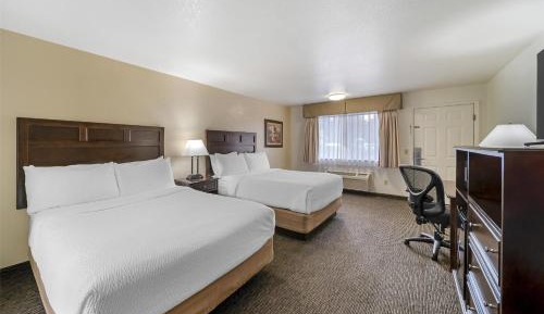 Queen Room with Two Queen Beds - Non-Smoking