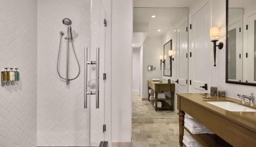 Newly Renovated - Deluxe Queen Room