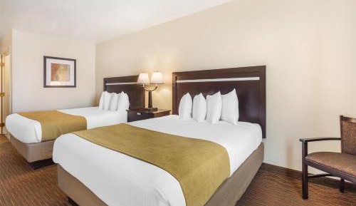 Queen Room with Two Queen Beds - Non-Smoking