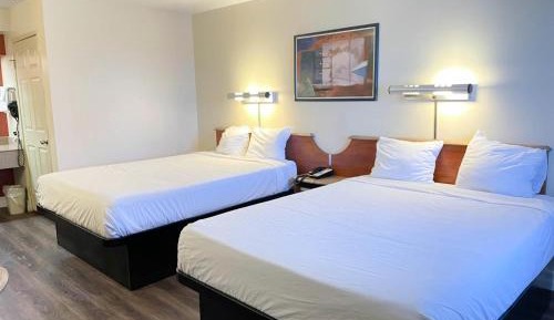 Queen Room with Two Queen Beds - Non-Smoking