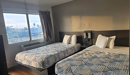 Queen Room with Two Queen Beds - Non-Smoking