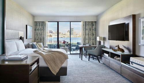 Guest room, 1 King, Sofa bed, Pool view