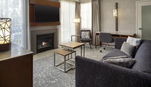 Suite, 1 Queen, Sofa bed, Fireplace