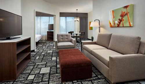 King Suite with Spa Bath and Living Room - Non-Smoking