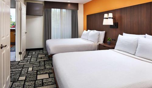 Two-Room Queen Suite with Two Queen Beds, Living Room and Full Kitchen - Non-Smoking