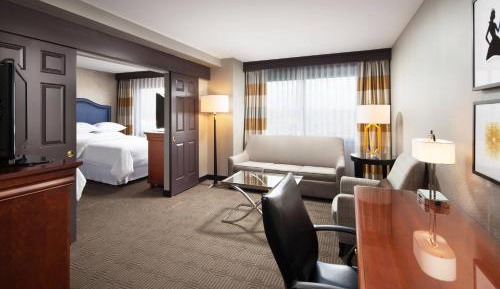 Double Room with Two Double Beds and Sofa Bed - High Floor/Club Level